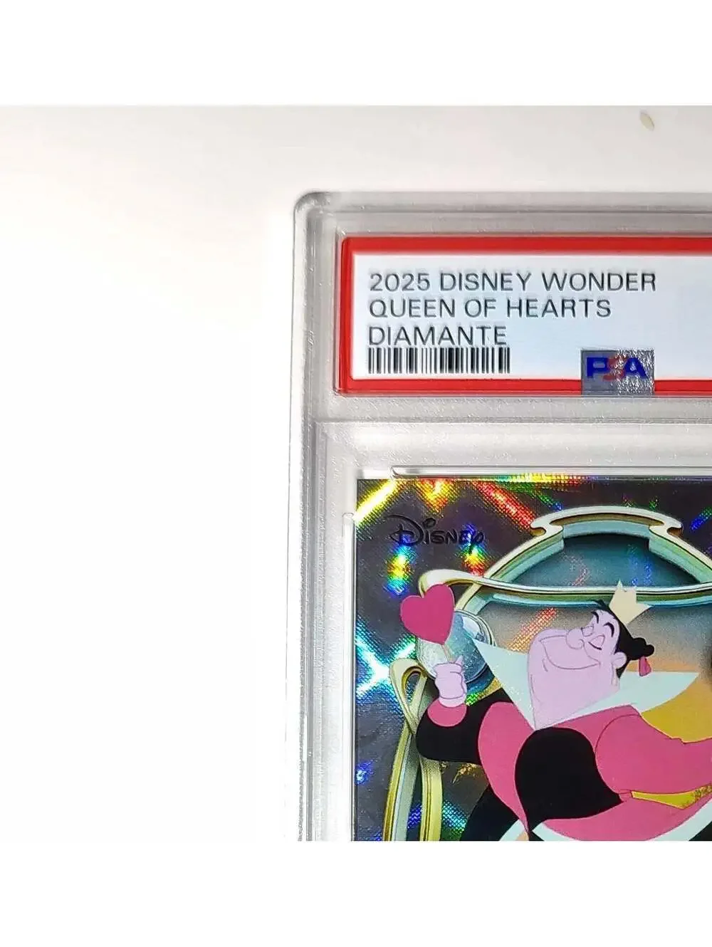Queen of Hearts 2025 Topps Disney #18 Winter Variant Card Alice inland PSA 8